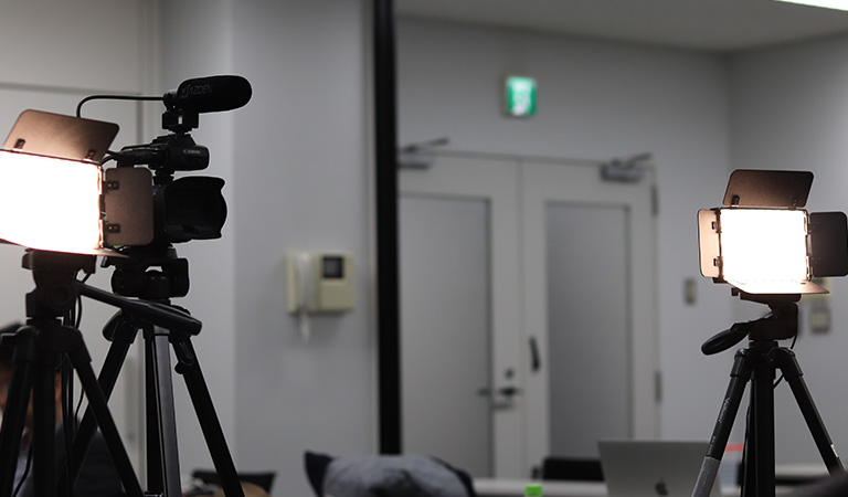 ライブ配信で行うセミナー「ウェビナー」の裏側（1枚目）