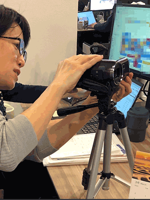 ライブ配信を撮影している様子