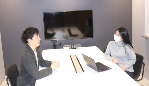 インタビューの様子