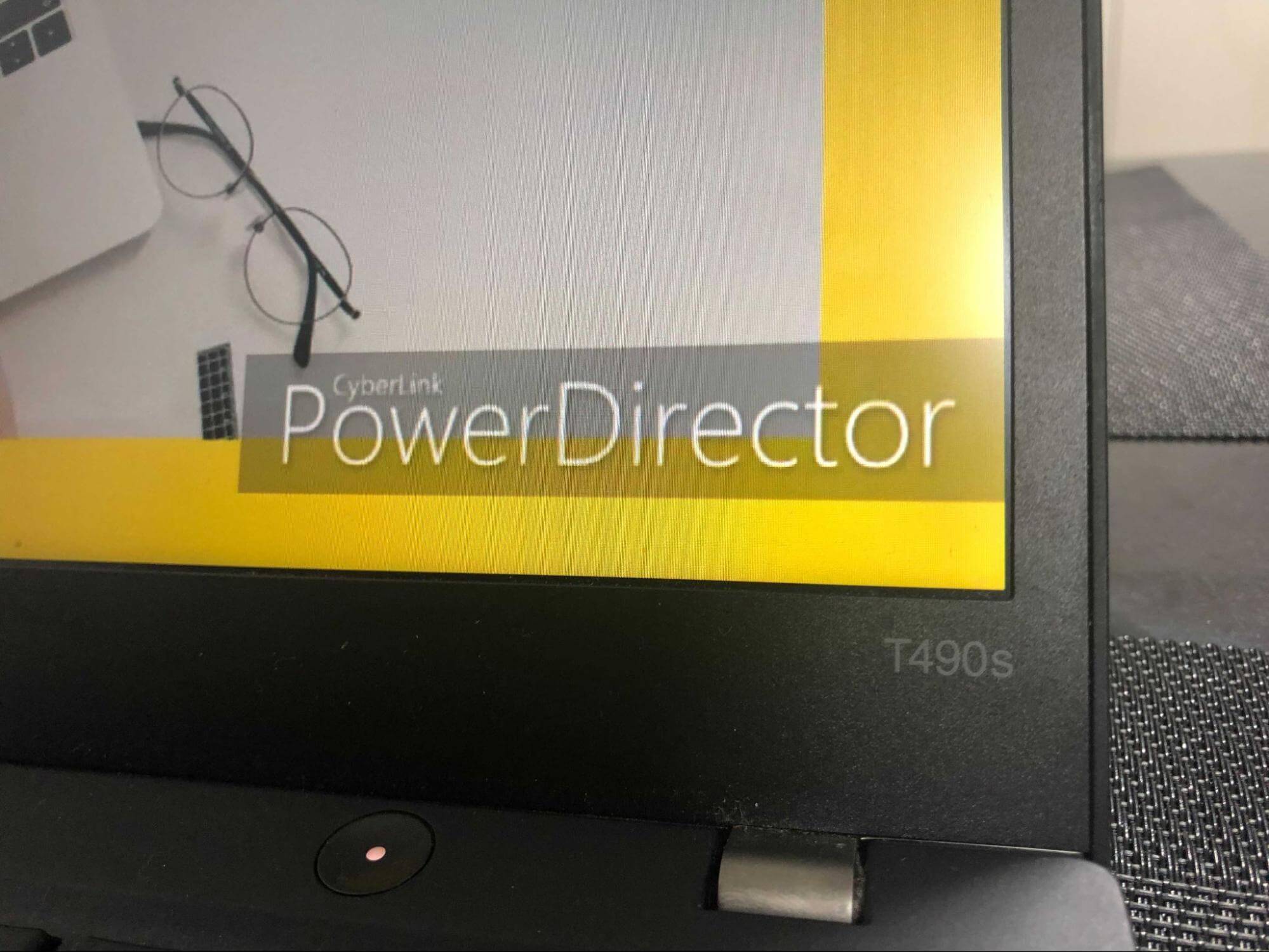 power directorの透過ロゴが書き出したファイルに表示されている様子。