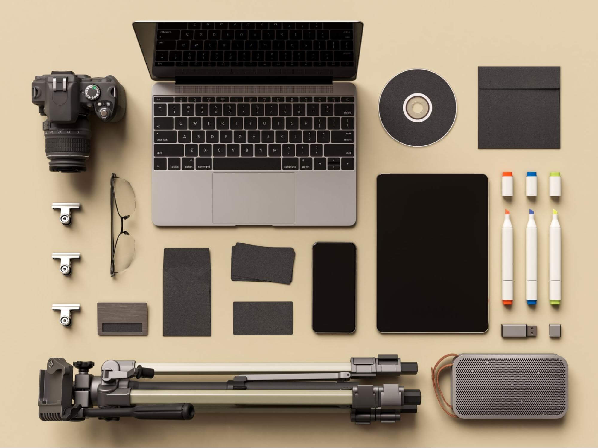 マイク、カメラ、パソコンなどの機材の図
