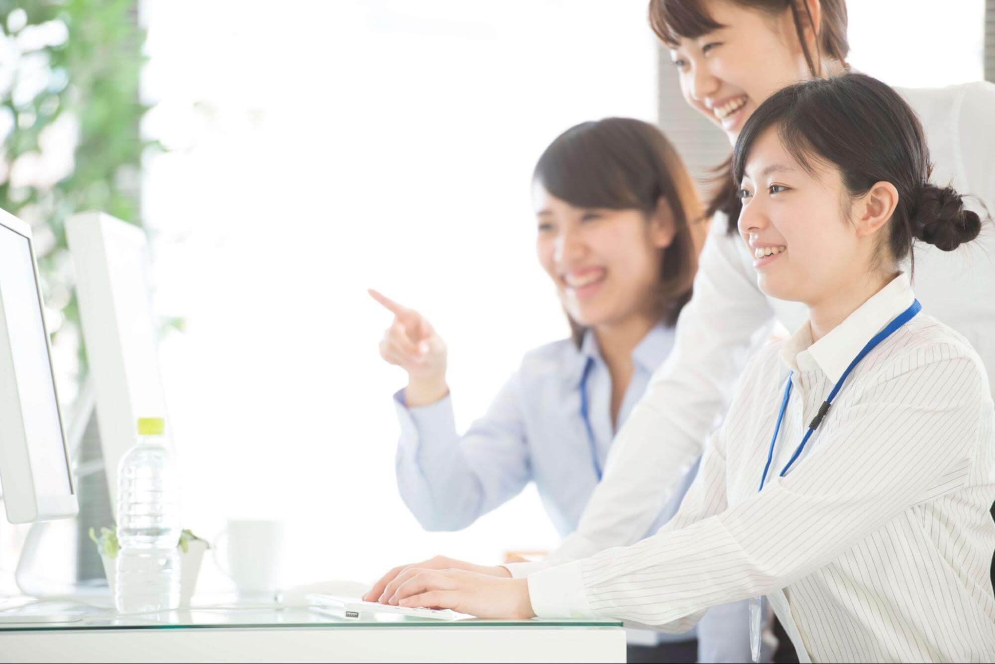 小見出し「①新卒社員の業務1日密着」のイメージ画像